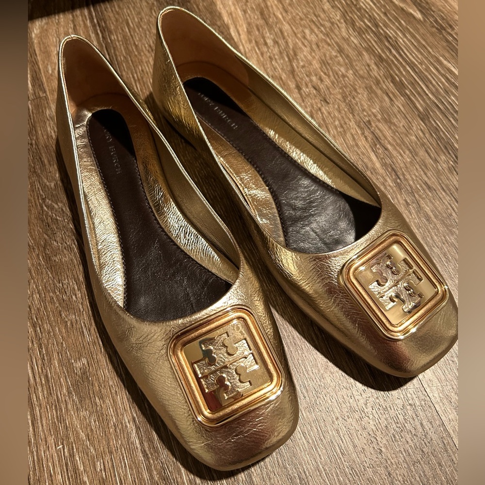 Like New 100 % Auth. Tory Burch Goergia Gold Ballet Shoes Size 8